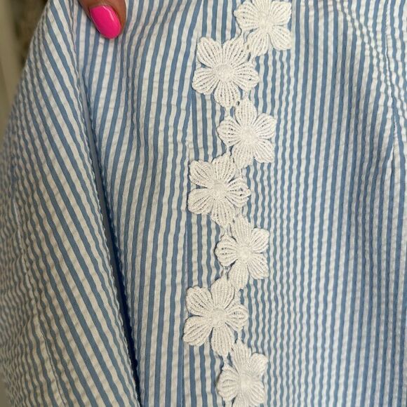 Draper James Women’s Blue & White Seersucker Floral Lace High Waisted Short - Picture 8 of 10